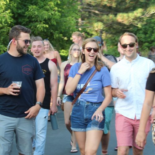 young-people-hanging-out-at-hogle-zoo